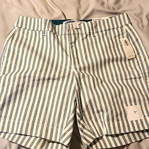 OLD NAVY SHORTS size 2
